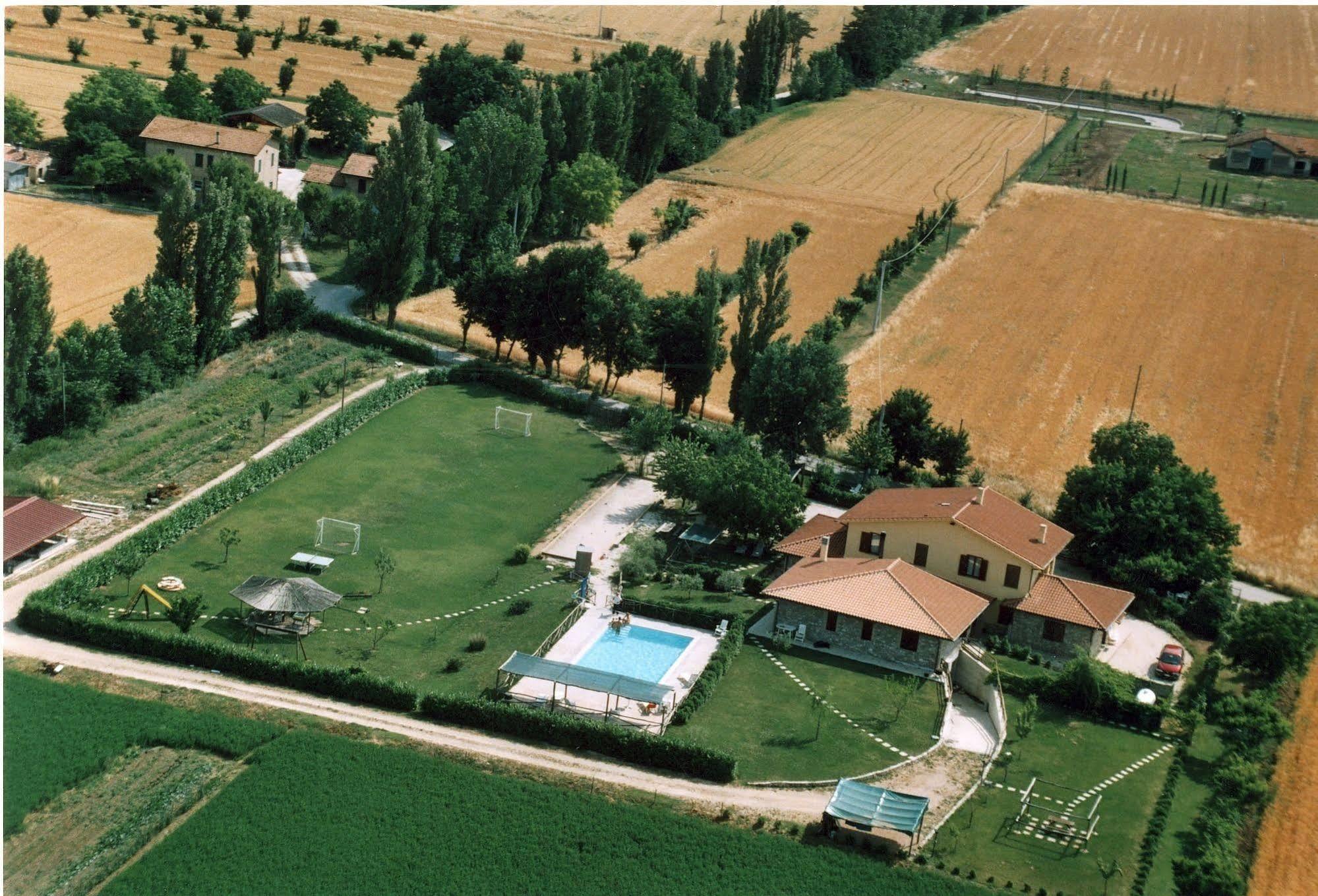 Agriturismo La Mora Ассізі Екстер'єр фото