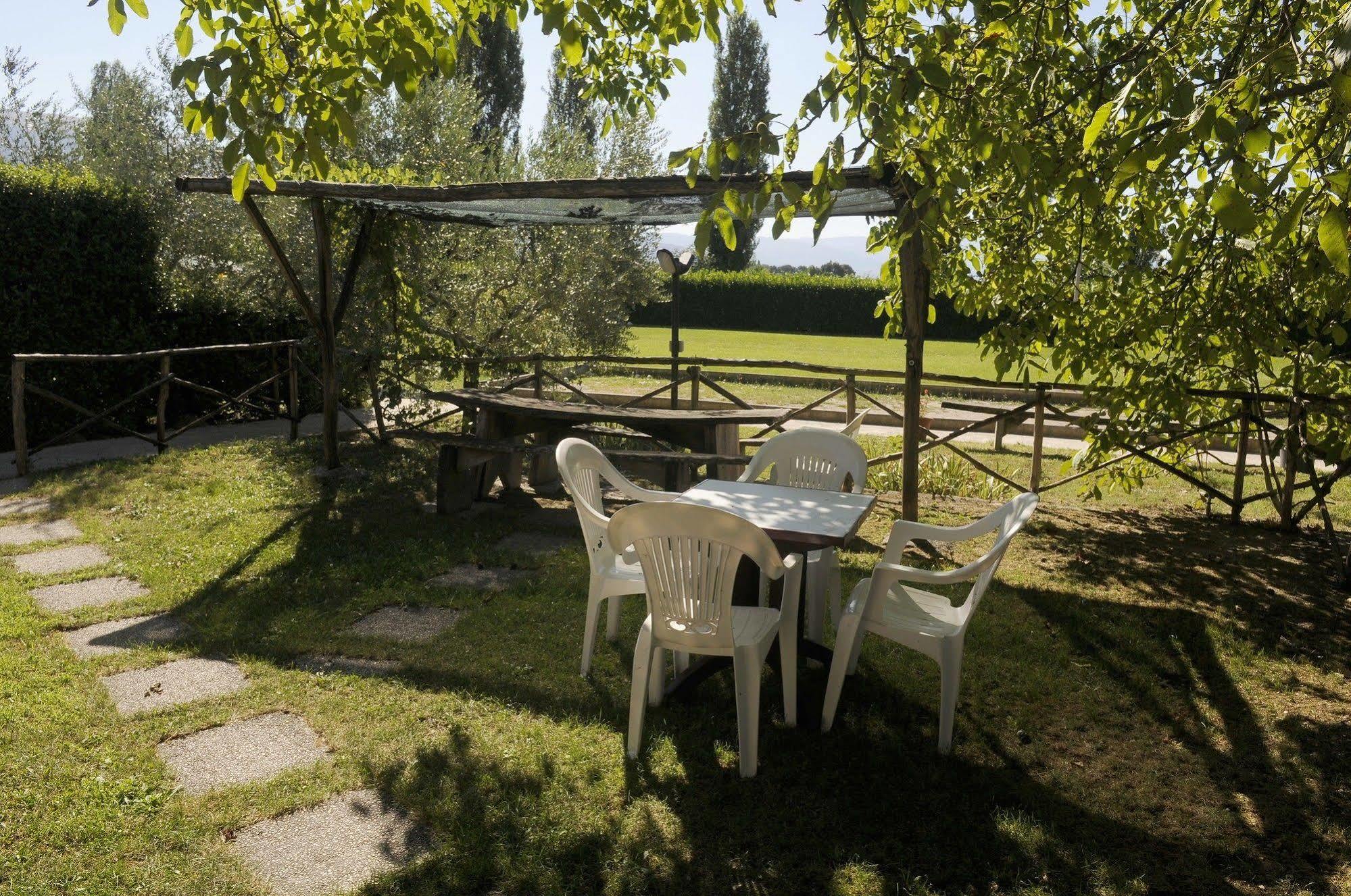 Agriturismo La Mora Ассізі Екстер'єр фото
